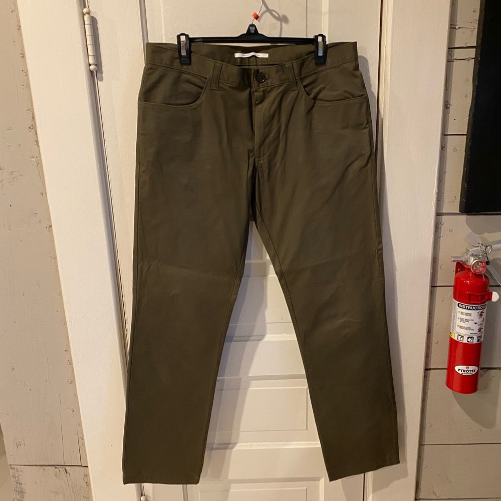 Calvin Klein slim fit chino pants 32x32 green